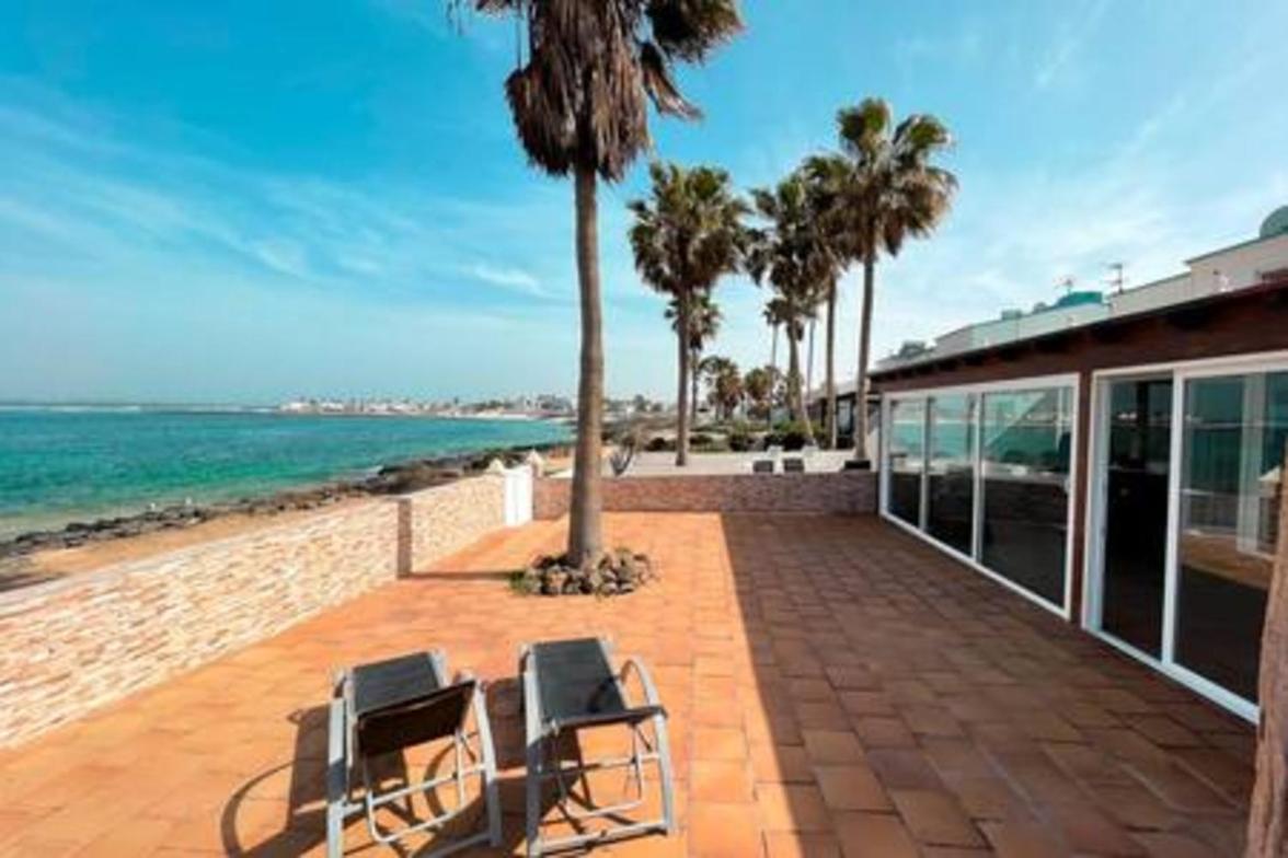 San Antonio- Private Heated Pool, Breathtaking Sea View, Bbq, Fast Wifi By Amazzzing Travel Corralejo